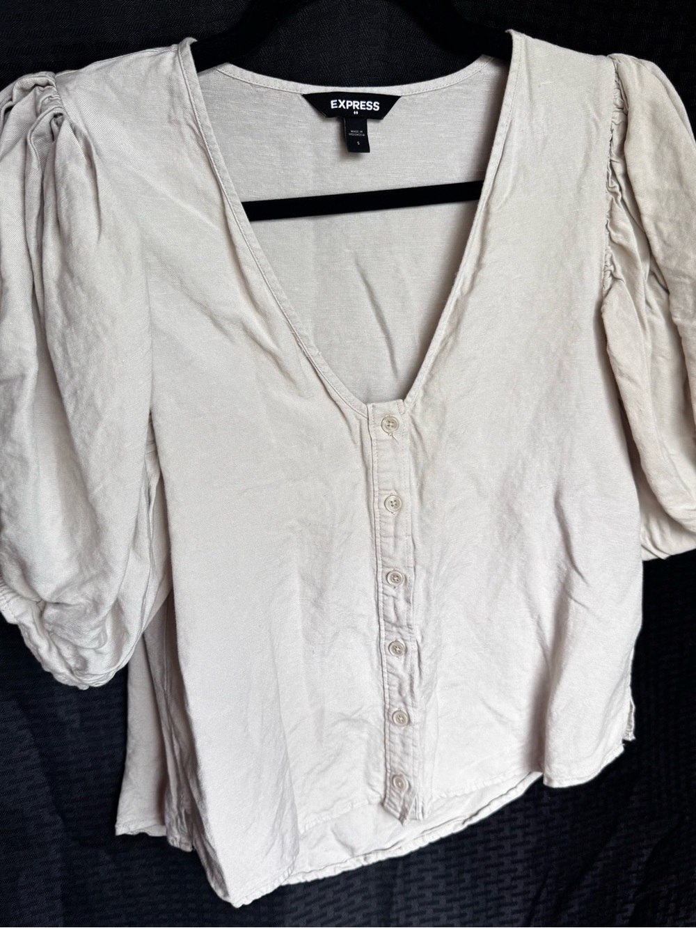 Express Cream V-Neck Button Front Puff Sleeve Blouse
